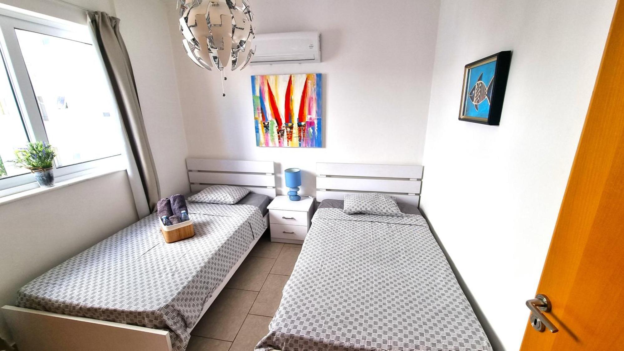 Beach Haven: 7-Minute Walk To The Beach + Pool Larnaca Eksteriør billede